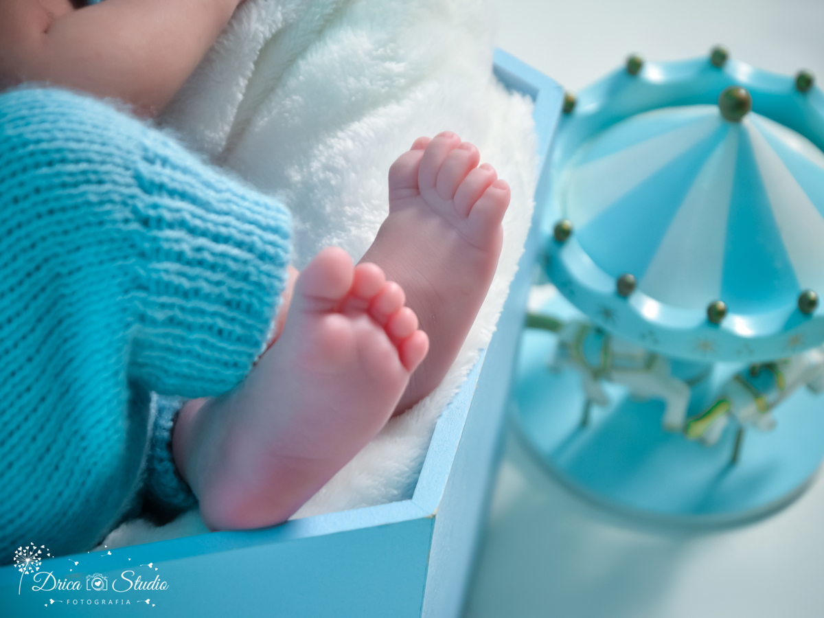 Newborn-ensaio infantil-bebê-recém nascido-dormindo-headband-ensaio de família-acompanhamento mensal-baby-dormindo-fotografa de newborn em Xinguara-Drica Studio Fotografias-fotografa em Xinguara-Para.