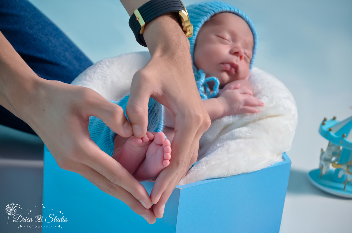 Newborn-ensaio infantil-bebê-recém nascido-dormindo-headband-ensaio de família-acompanhamento mensal-baby-dormindo-fotografa de newborn em Xinguara-Drica Studio Fotografias-fotografa em Xinguara-Para.