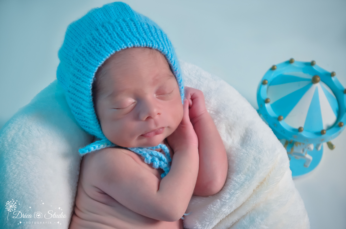 Newborn-ensaio infantil-bebê-recém nascido-dormindo-headband-ensaio de família-acompanhamento mensal-baby-dormindo-fotografa de newborn em Xinguara-Drica Studio Fotografias-fotografa em Xinguara-Para.