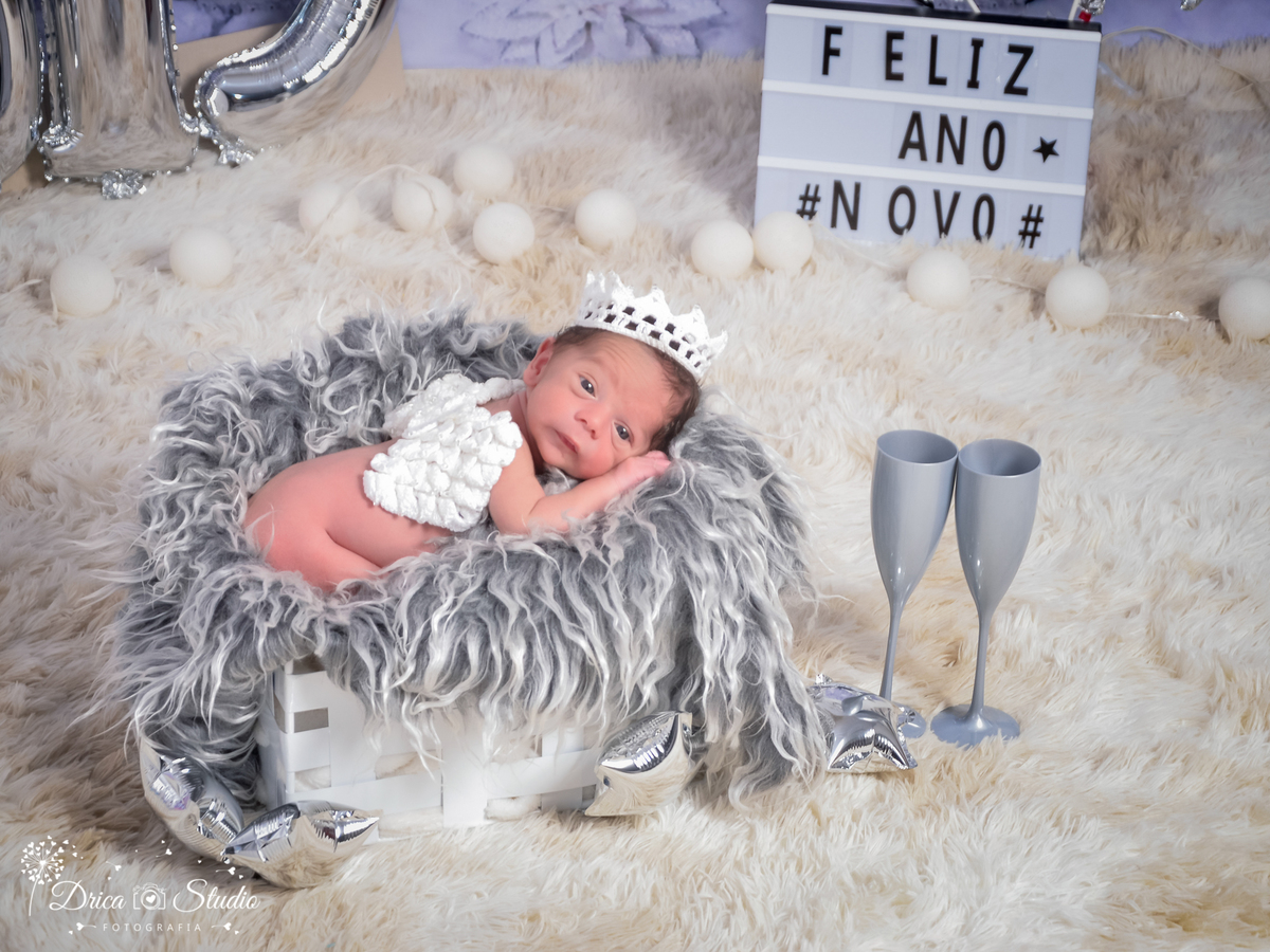 Newborn-ensaio infantil-bebê-recém nascido-dormindo-headband-ensaio de família-acompanhamento mensal-baby-dormindo-fotografa de newborn em Xinguara-Drica Studio Fotografias-fotografa em Xinguara-Para.