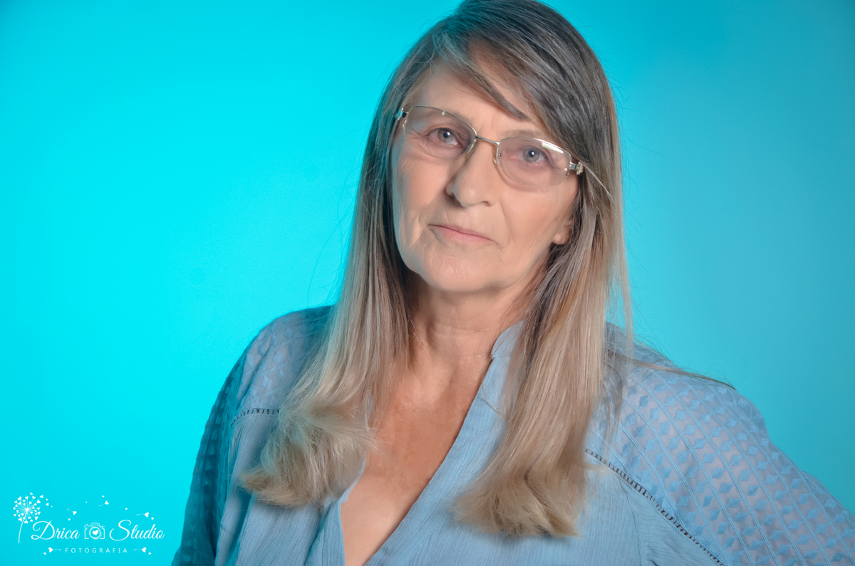 Mulher madura - Ensaio mulher - fotografia - fotos em studio - fotos de mulheres mais velhas - óculos - ensaios fotográficos - guerreira - mulher de força - drica studio fotografias - xinguara - Pará