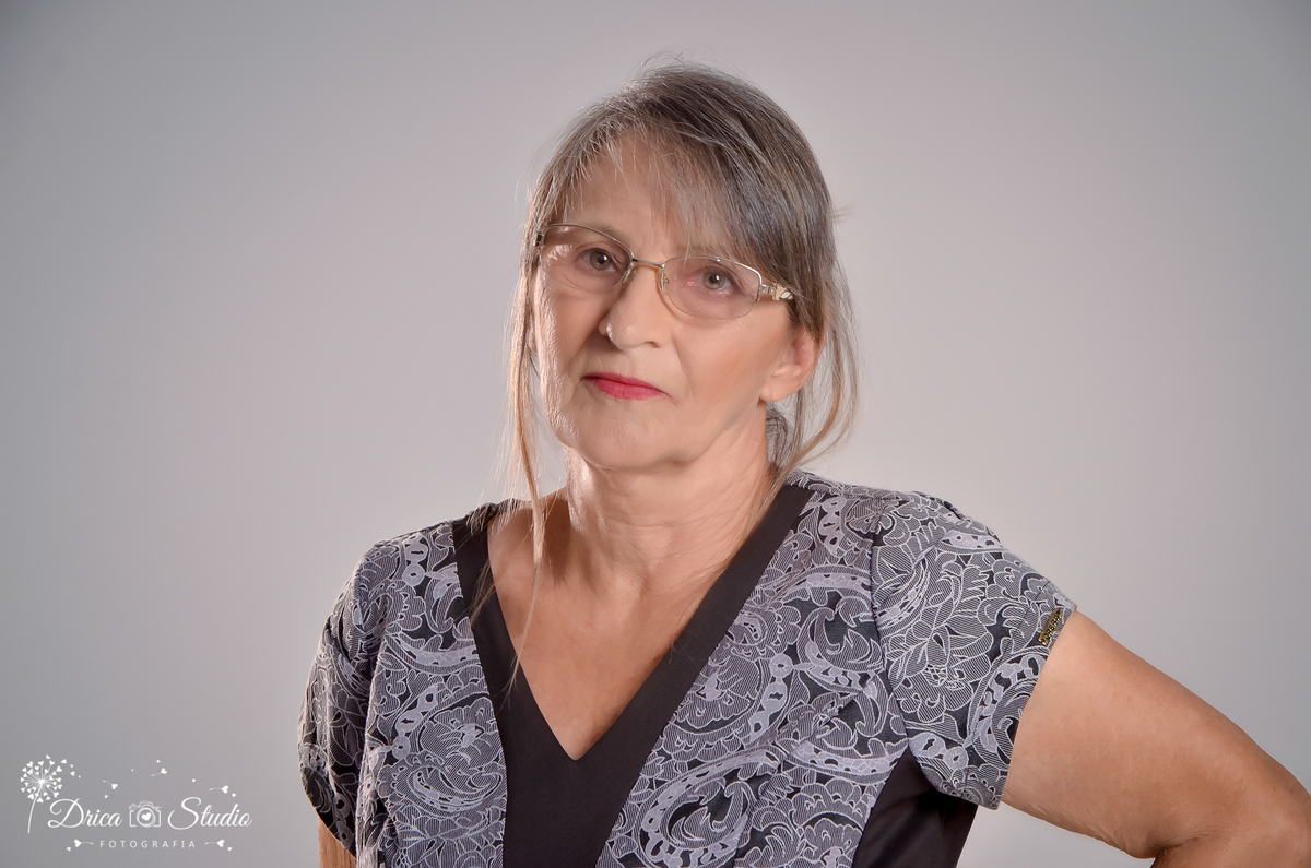 Mulher madura - senhora - Ensaio mulher - fotografia - fotos em studio - fotos de mulheres mais velhas - ensaios fotográficos - guerreira - mulher de força - drica studio fotografias - xinguara - Pará