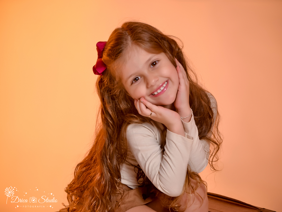 ensaio infantil - Criança - menina - meu mundo rosa - ensaio em studio - menina sorridente - ensaio fotográfico - menina feliz - criança feliz - drica studio fotografias - xinguara - pará