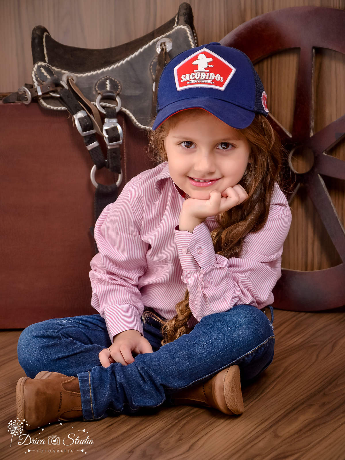 ensaio infantil - Criança - menina - meu mundo rosa - ensaio em studio - ensaio fotográfico - menina feliz - criança feliz - drica studio fotografias - cowgirls - xinguara - pará