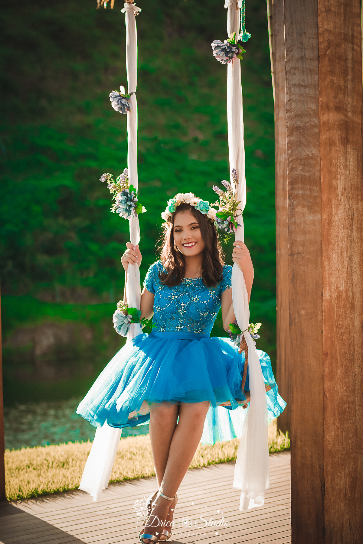 book 15 anos - ensaio 15 anos - ensaio externo - externo - fotografo de 15 anos- fotografa de 15 anos - ensaio fotografico - ensaio fotografico 15 anos- fotografia - debutante - balanço com flores - fotografa em xinguara -fotografo em xinguara - Pará