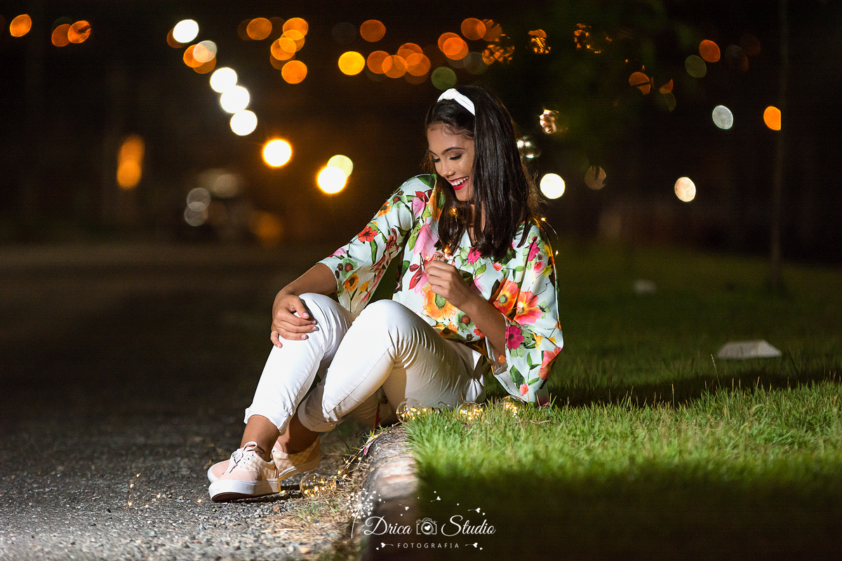 book 15 anos -ensaio 15 anos -ensaio externo -fotografo de 15 anos- fotografa de 15 anos - ensaio fotografico -ensaio-ensaio noturno- foto com luzes- led- fotografico 15 anos- fotografia - debutante- fotografa em xinguara -fotografo em xinguara- Pará 