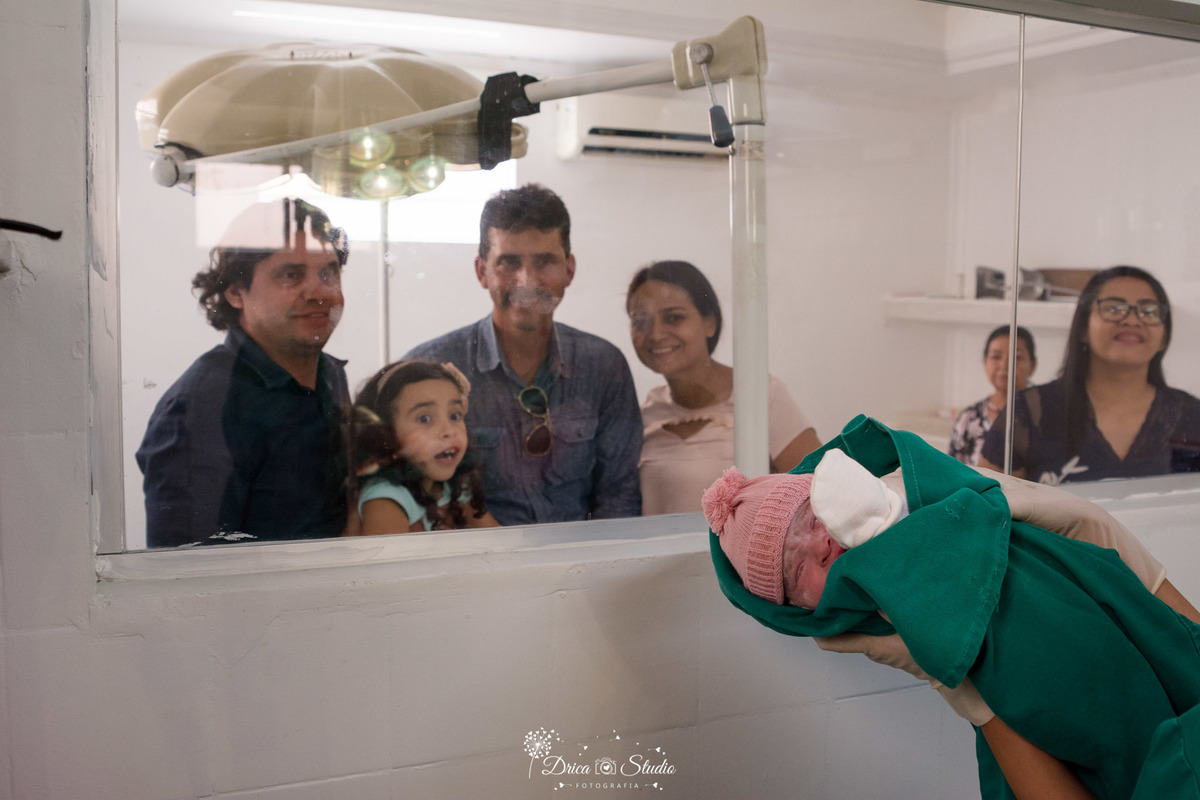 fotografia de parto - parto- gestação - nascimento - nascimento bebê - fotografa de parto - drica studio - xinguara- para - fotografa infantil - bebe nascendo - sala de parto - cesariana- parto cesariano - mãe - mãe e bebê - gestante - gestação- familia