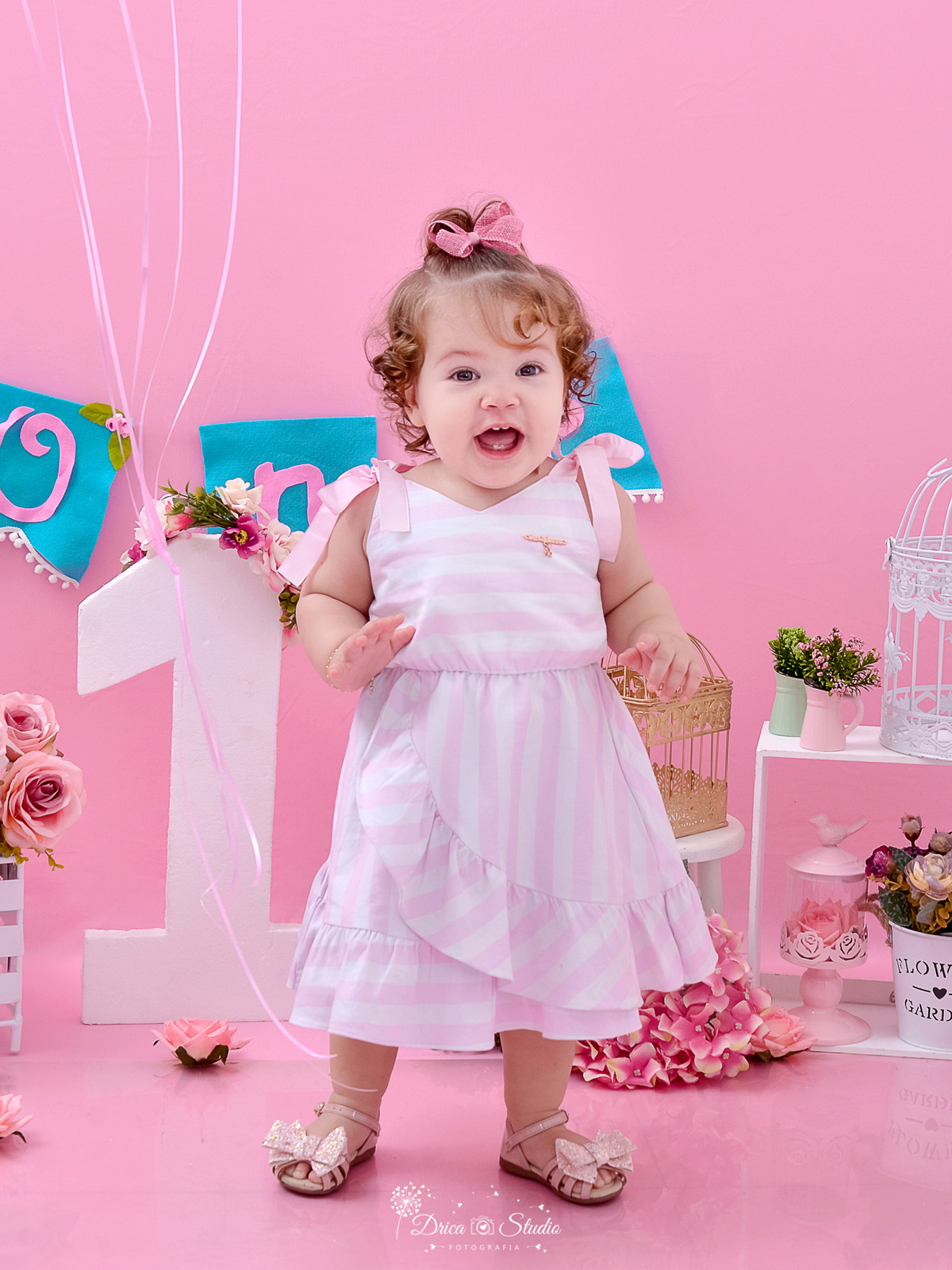 smash the cake - smash feminino - Drica Studio - drica studio fotografias - ensaio infantil - ensaio fotografico infantil - foto studio - menina - ensaio de menina - smash jardim - smash rosa - smash com flores - xinguara- Para