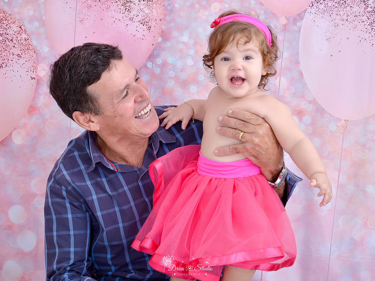 smash the cake - smash feminino - Drica Studio - drica studio - fotografias - ensaio infantil - ensaio fotografico infantil - foto studio - menina - familia - fotos familia - vovô-  amor de vô