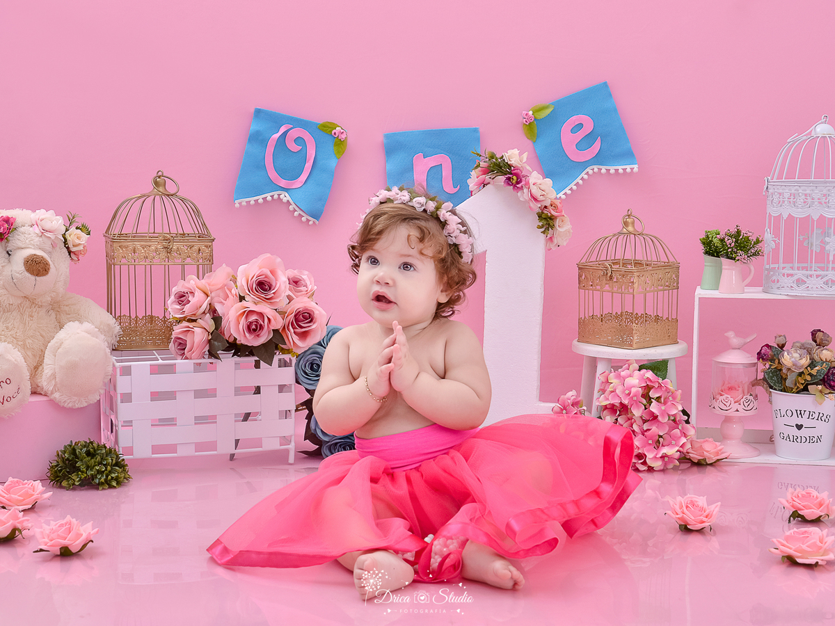 smash the cake - smash feminino - Drica Studio - drica studio fotografias - ensaio infantil - ensaio fotografico infantil - foto studio - menina - ensaio de menina - smash jardim - smash rosa - smash com flores - xinguara- Para