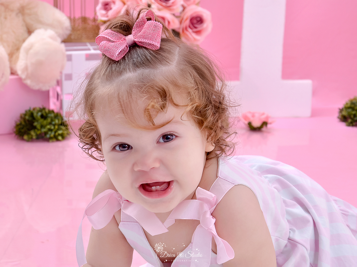 smash the cake - smash feminino - Drica Studio - drica studio fotografias - ensaio infantil - ensaio fotografico infantil - foto studio - menina - ensaio de menina - smash jardim - smash rosa - smash com flores - xinguara- Para