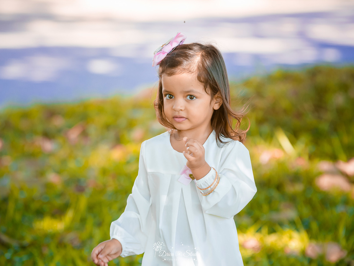 ensaio externo infantil - ensaio externo - foto infantil - ensaio menina externo - 3 anos - menina com boneca - foto ao ar livre - foto profissional - drica studio - drica studio fotografias - fotografa infantil - xinguara - Pará