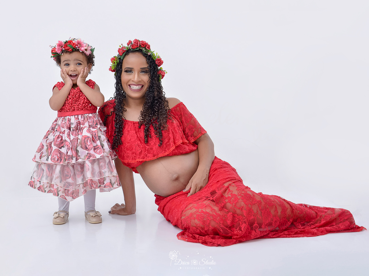 Ensaio gestante - ensaio familia - fotos casal - fotografias gestante - roupas mãe e filha - roupas gestante - drica studio fotografias - xinguara- pará - fotos em studio - gestação 