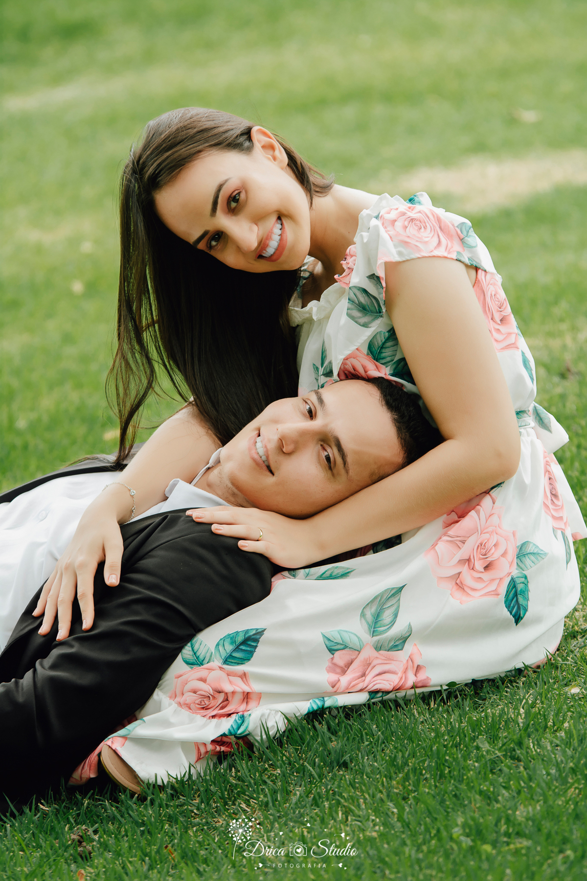 Pré-wedding - Casal -  Ar Livre - amor - Fotografia - Ensaio fotográfico - Pré casamento - Paixão - Criativas - fotos de amor - Casamento - Vestido - ensaio de casal criativo - ensaio ao ar livre - drica studio fotografias - xinguara - pará