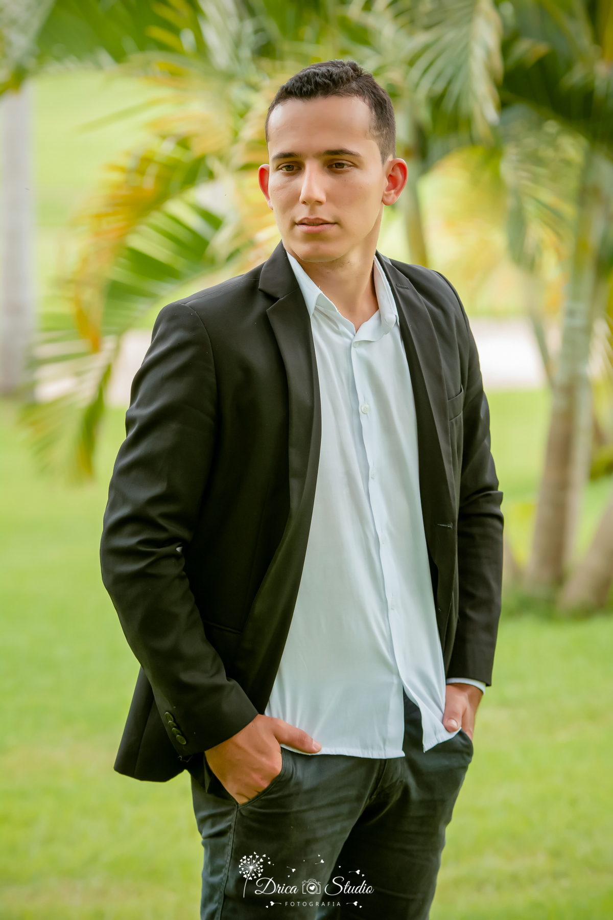 Pré-wedding - Casal - Ar Livre - amor - Fotografia - Ensaio fotográfico - Pré casamento - Criativas - Ensaio fotográfico - Casamento - Ensaio homem - ensaio fotográfico masculino - sorrisos - noivo - drica studio fotografias - xinguara - pará