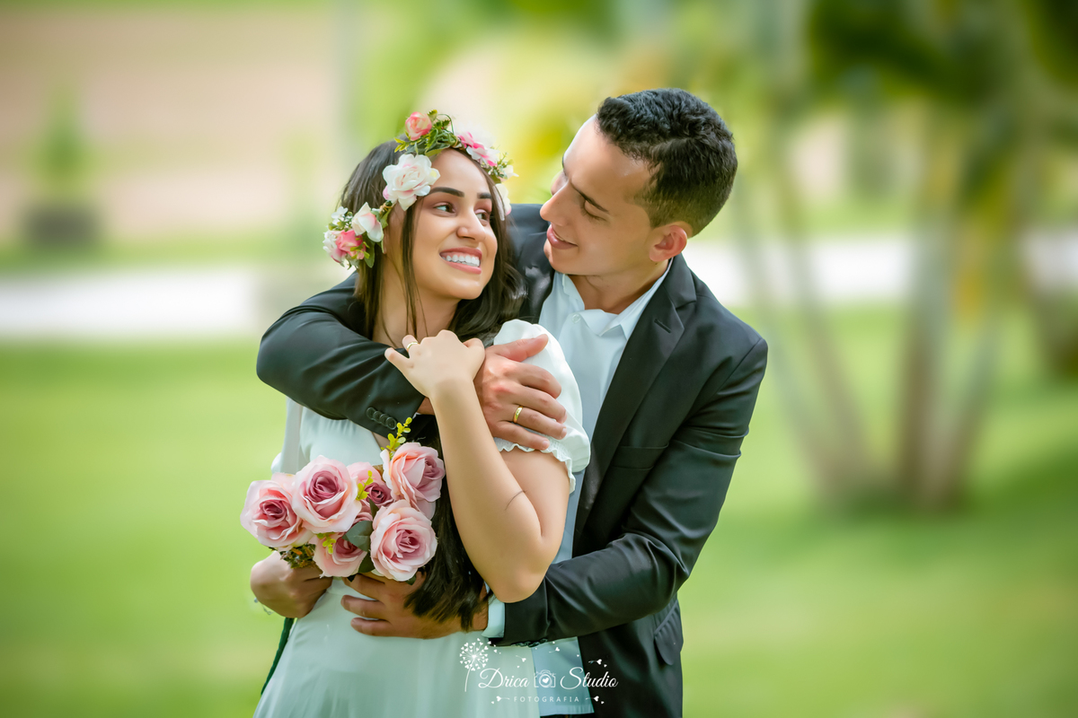 Pré-wedding - Casal - Ensaio casal -  Ar Livre - amor - Fotografia - Ensaio fotográfico casal - Pré casamento - Paixão - Criativas - fotos de amor - Ensaio fotográfico - Casamento - Vestido - sorrisos - drica studio fotografias - xinguara - pará