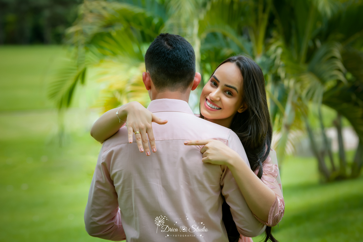 Pré-wedding - Casal - Ensaio casal -  Ar Livre - amor - Fotografia - Ensaio fotográfico casal - Pré casamento - Paixão - Criativas - fotos de amor - Ensaio fotográfico - Casamento - Vestido - drica studio fotografias - xinguara - pará