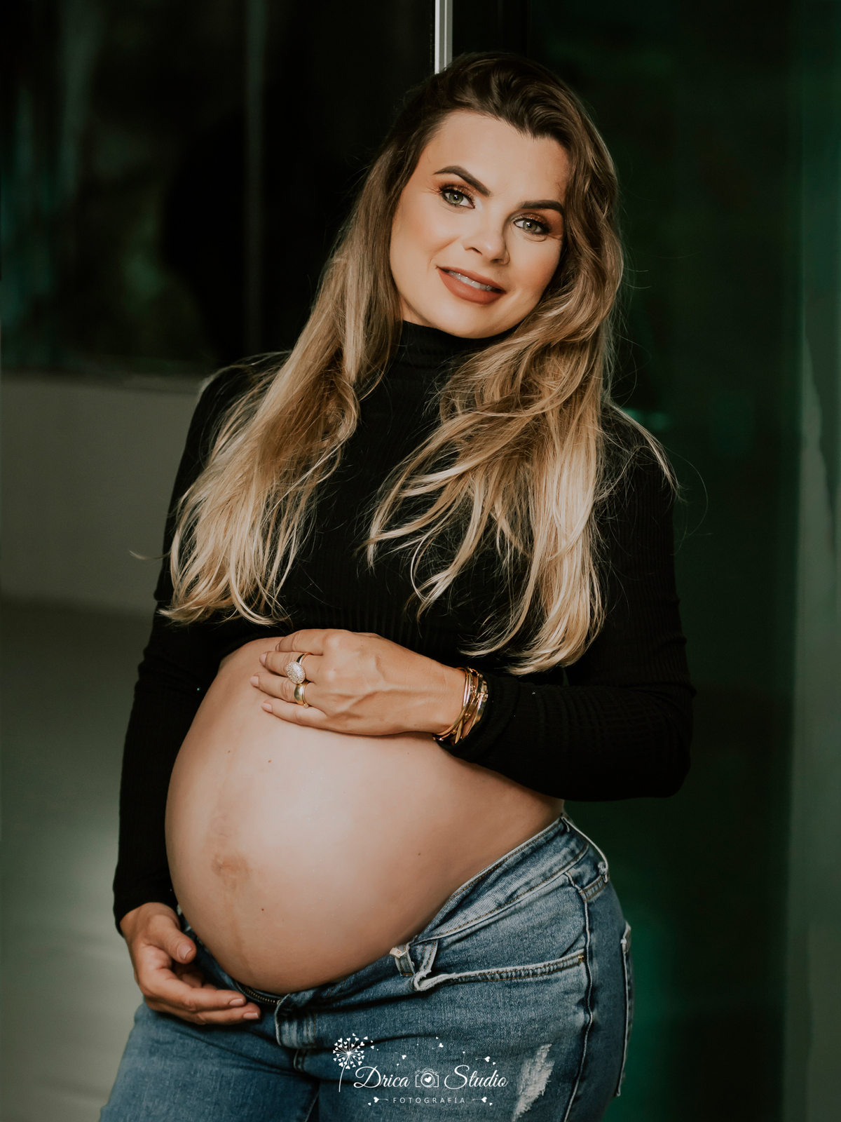 Ensaio família - ensaio fotográfico gestante - gestante - gestante estilosa - fotos casal - família - fotos ao ar livre - fotos espontâneas - roupas gestante - gestação - drica studio fotografias - Xinguara - Pará 