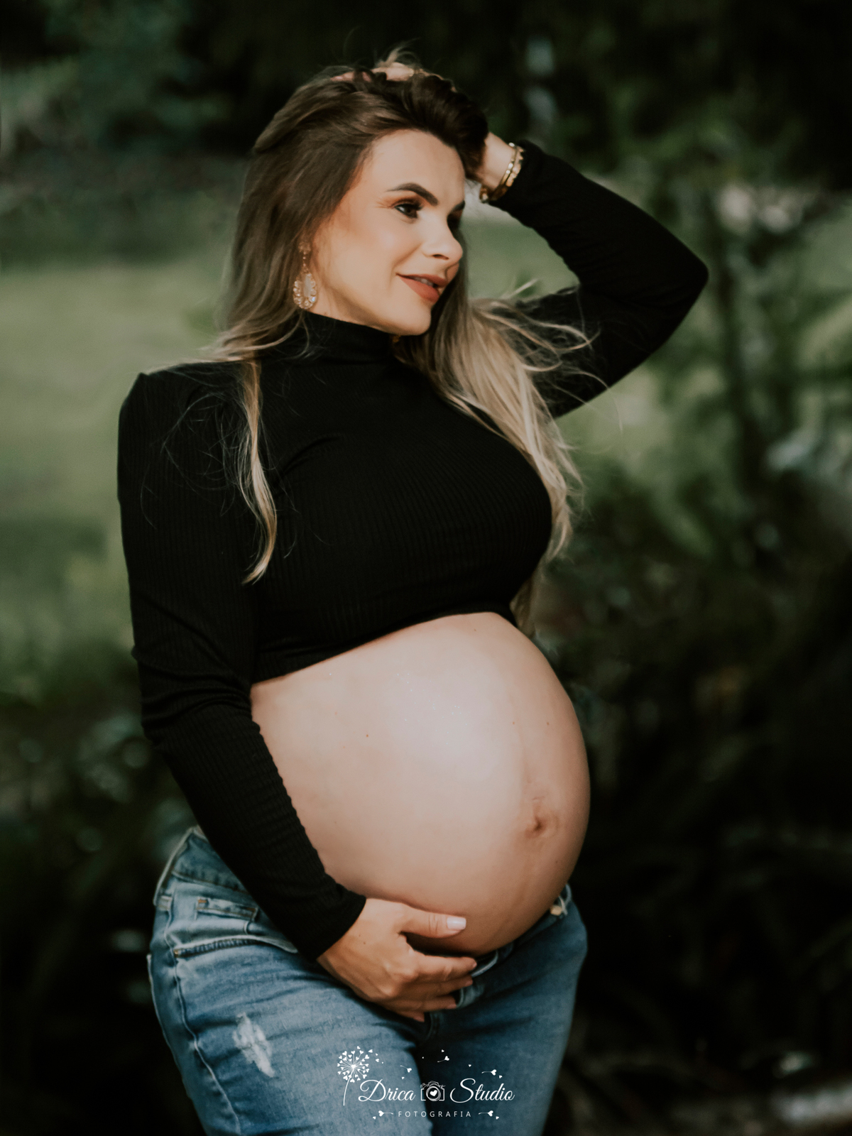 Ensaio família - ensaio fotográfico gestante - gestante - gestante loira estilosa - fotos casal - família - fotos ao ar livre - fotos espontâneas - roupas gestante - gestação - drica studio fotografias - Xinguara - Pará 