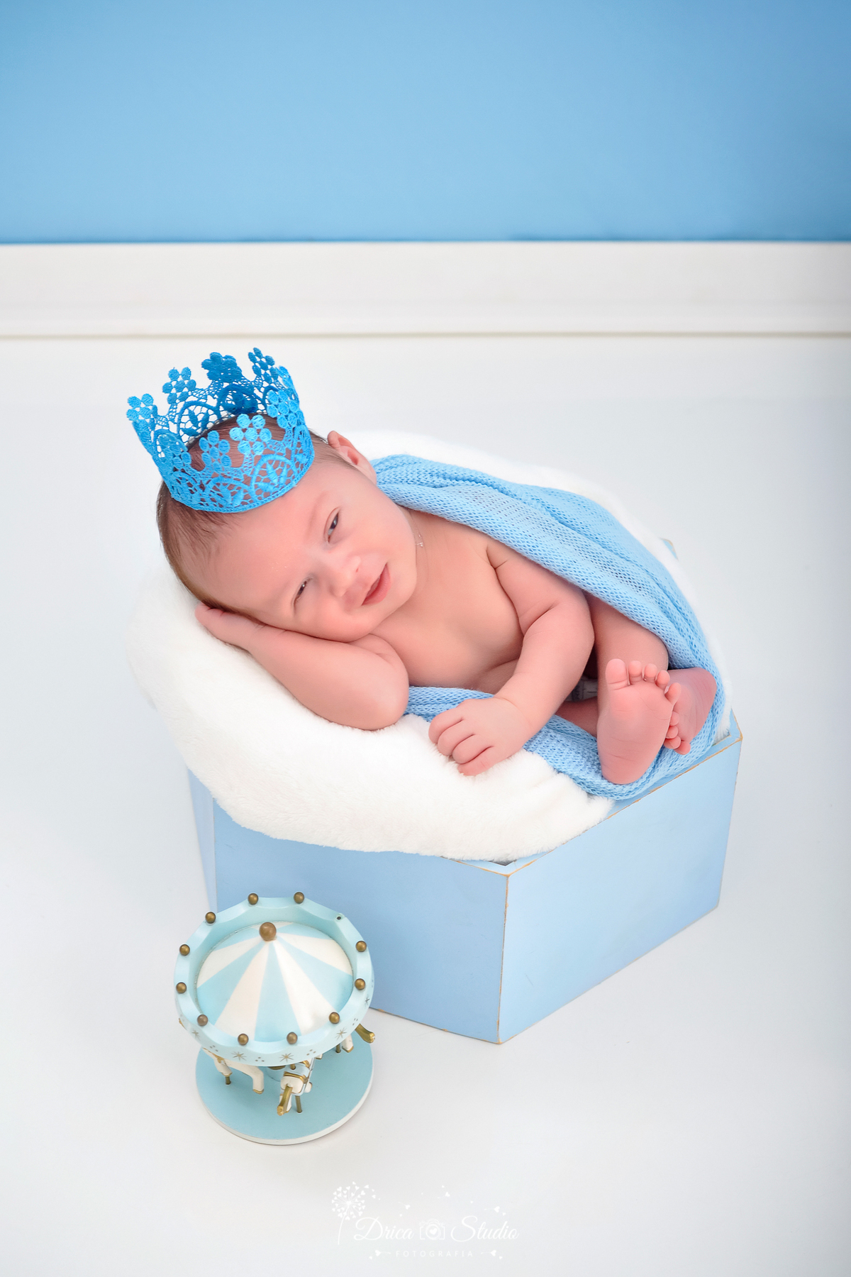 newborn - recém nascido - 11 dias - meu mundo azul - bebê - ensaio fotográfico de recém nascido - ensaio fotográfico bebê - fotos profissionais de bebê - ensaio fotográfico de bebê sorrindo - drica studio fotografias - xinguara - pará