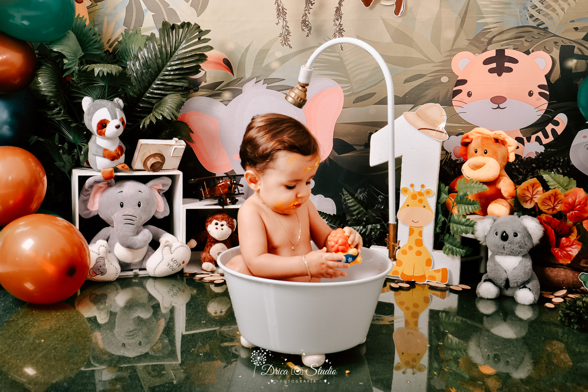 Safari - smash de cake - cenário - fotos - meu mundo azul - banho divertido - fotos de 1 aninho - bolo - temas para aniversario - ensaio infantil - menino - estilo - meu primeiro aninho - Drica Studio - Xinguara - Pará