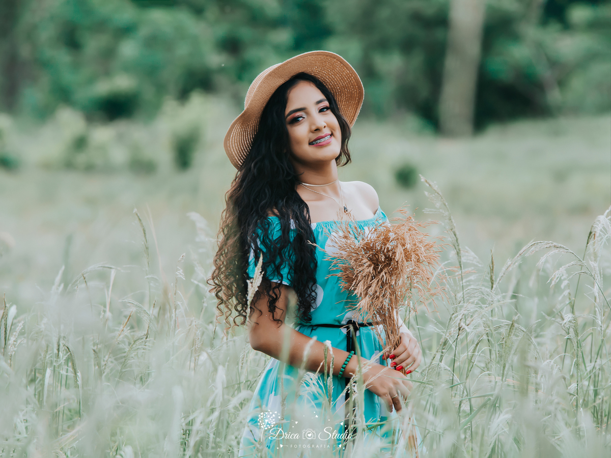 15 anos - Vestido - florista - importante - mundo rosa - debutante - festa - dia magico - menina mulher - princesa - debutando - crescimento - juventude - Drica studio - Xinguara - Pará - fotografia 