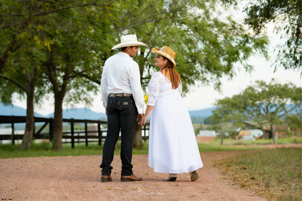 casamento - união - matrimônio - enlace - consórcio - casório - casamento em fazenda - esposo - noivo - noiva - marido - companheiro - padrinho - nubente - senhora - Drica Studio - fotografia - Xinguara - Pará 