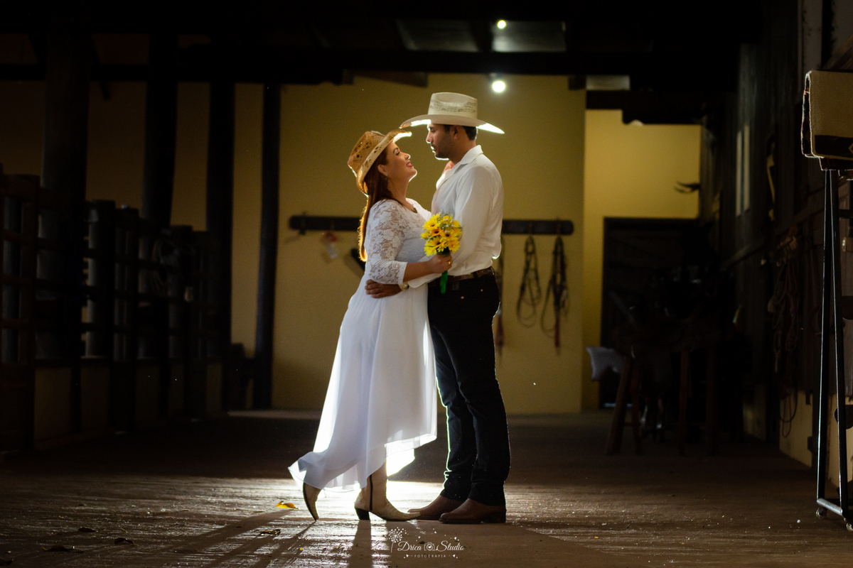 casamento - união - matrimônio - enlace - consórcio - casório - esposo - noivo - noiva - marido - celeiro - companheiro - padrinho - nubente - senhora - Drica Studio - fotografia - Xinguara - Pará 