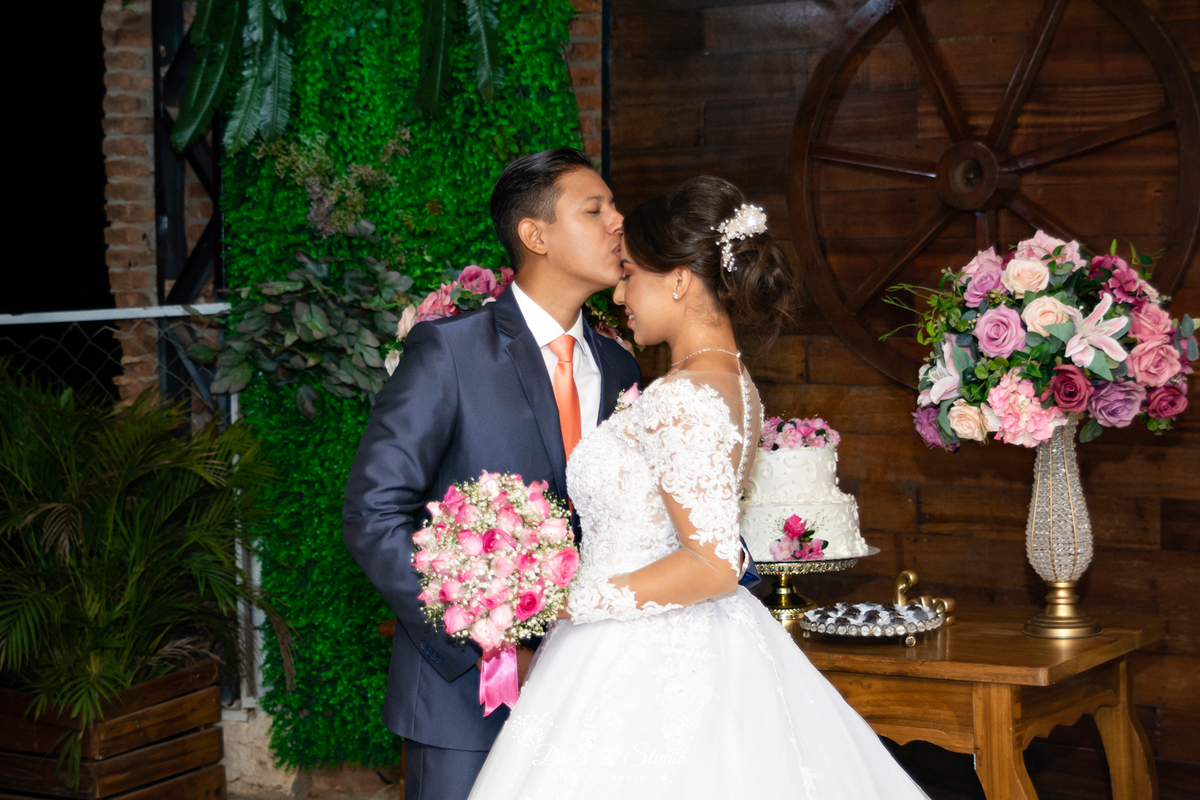 nó - esposório - casório - conjúgio - conúbio - enlace - esponsais - matrimônio - noivado - união - bodas - beijo na testa - núpcias - casamento - Xinguara - Pará - Drica studio