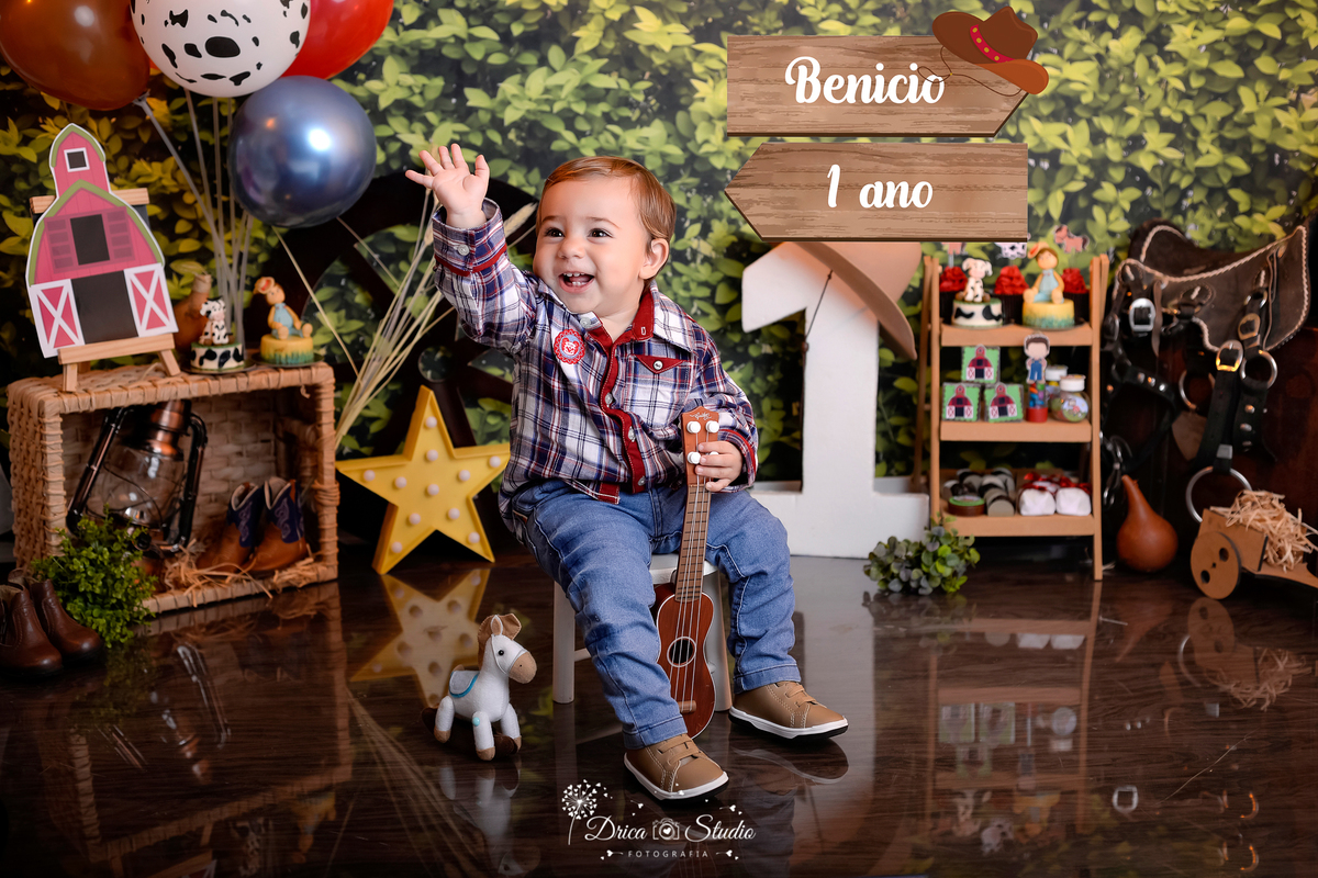 Fazendinha - Cenário - smash de cake - Fotografia - fotos de 1 ano - Cenário para aniversario - fazenda - bolo - bagunça - Xinguara - Pará - Drica Studio - bebê - country - botinha