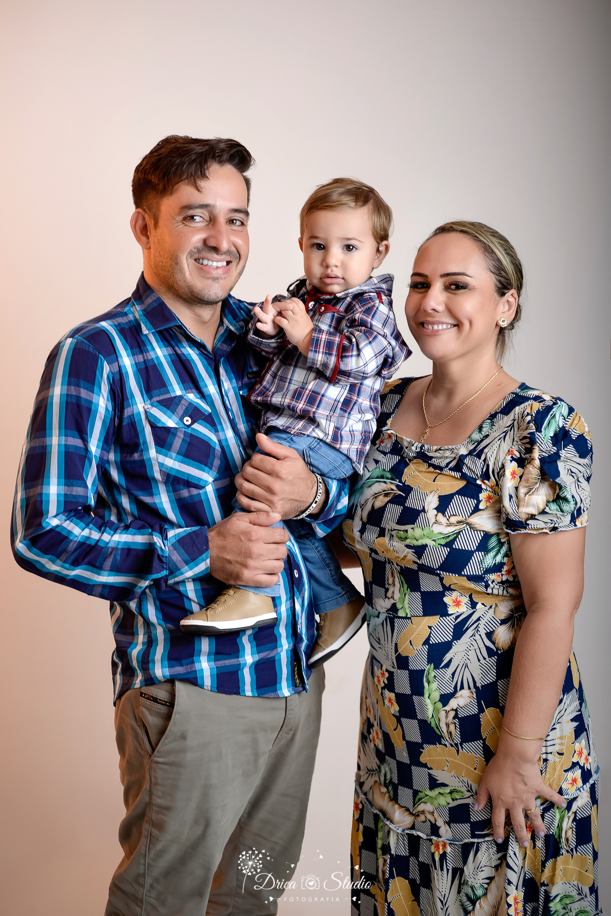 Fazendinha - Cenário - smash de cake - Fotografia - fotos de 1 ano - Cenário para aniversario - fazenda - bolo - bagunça - Xinguara - Pará - Drica Studio - bebê - country - família 