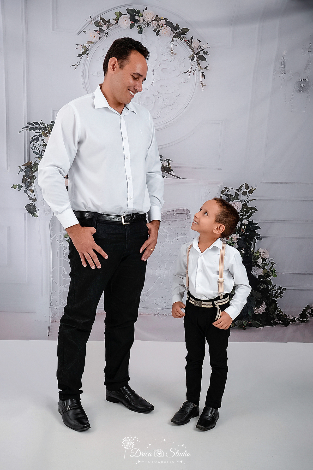 Família - bodas de estanho - 10 anos - família feliz - casamento - marido e mulher - irmãos -família completa - casados - fotos em studio - pai e filho - reunida - Xinguara - Pará Drica studio - fotografia 