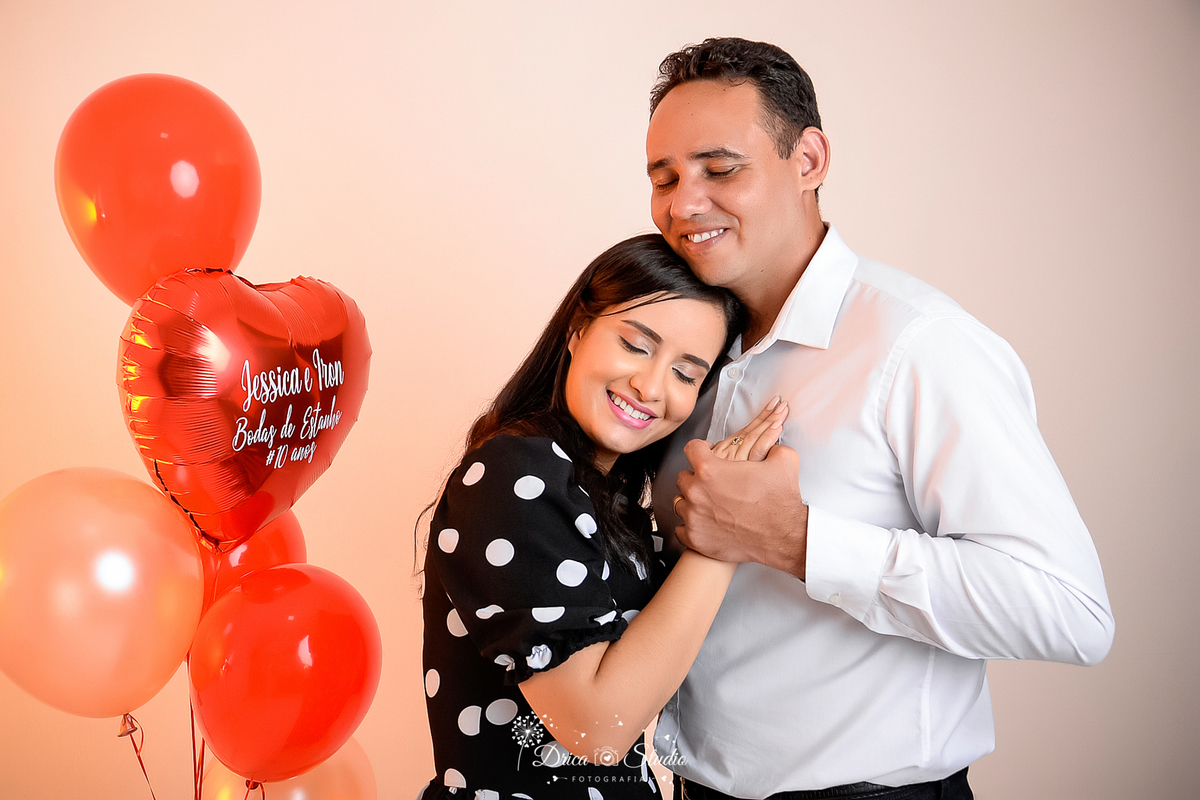 Família - bodas de estanho - 10 anos - família feliz - casamento - marido e mulher - irmãos - fotos de casal - família completa - casados - fotos em studio - reunida - Xinguara - Pará Drica studio - fotografia 
