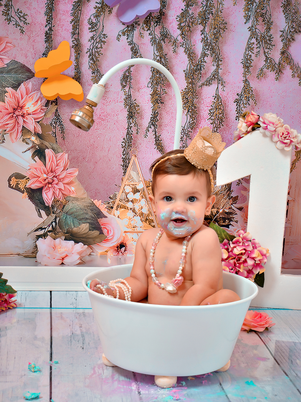 Smash de cake -  flores - jardim - fotos de criança - primeiro aninho - banho - aniversário - meu mundo rosa - Cenário - fotografia - bolo - Xinguara - Drica studio - Pará - mêsversário 