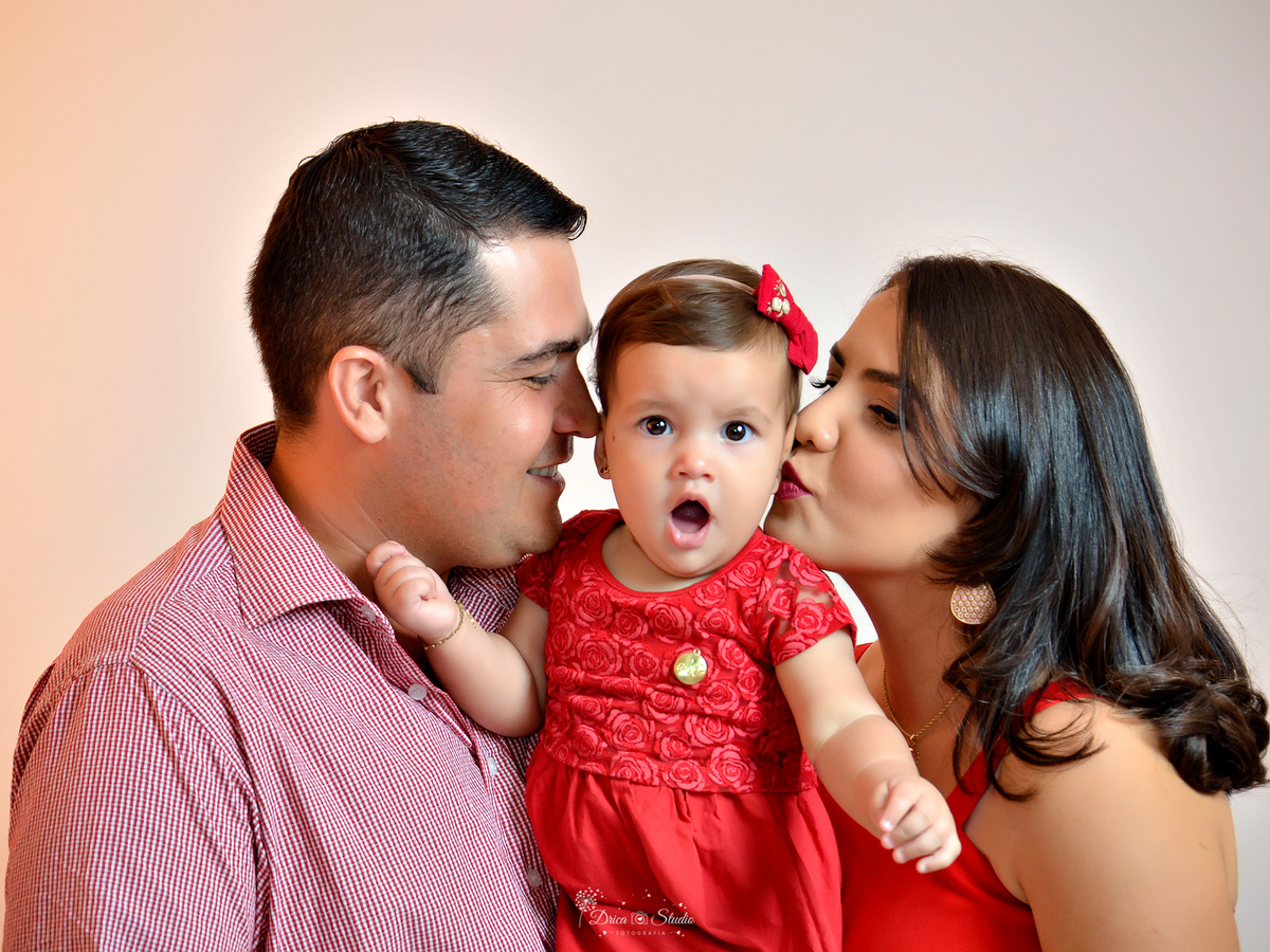 Smash de cake -  flores - jardim - fotos de criança - primeiro aninho - aniversário - meu mundo rosa - Cenário - fotografia - bolo - Xinguara - Drica studio - Pará - mêsversário - pai e mãe 
