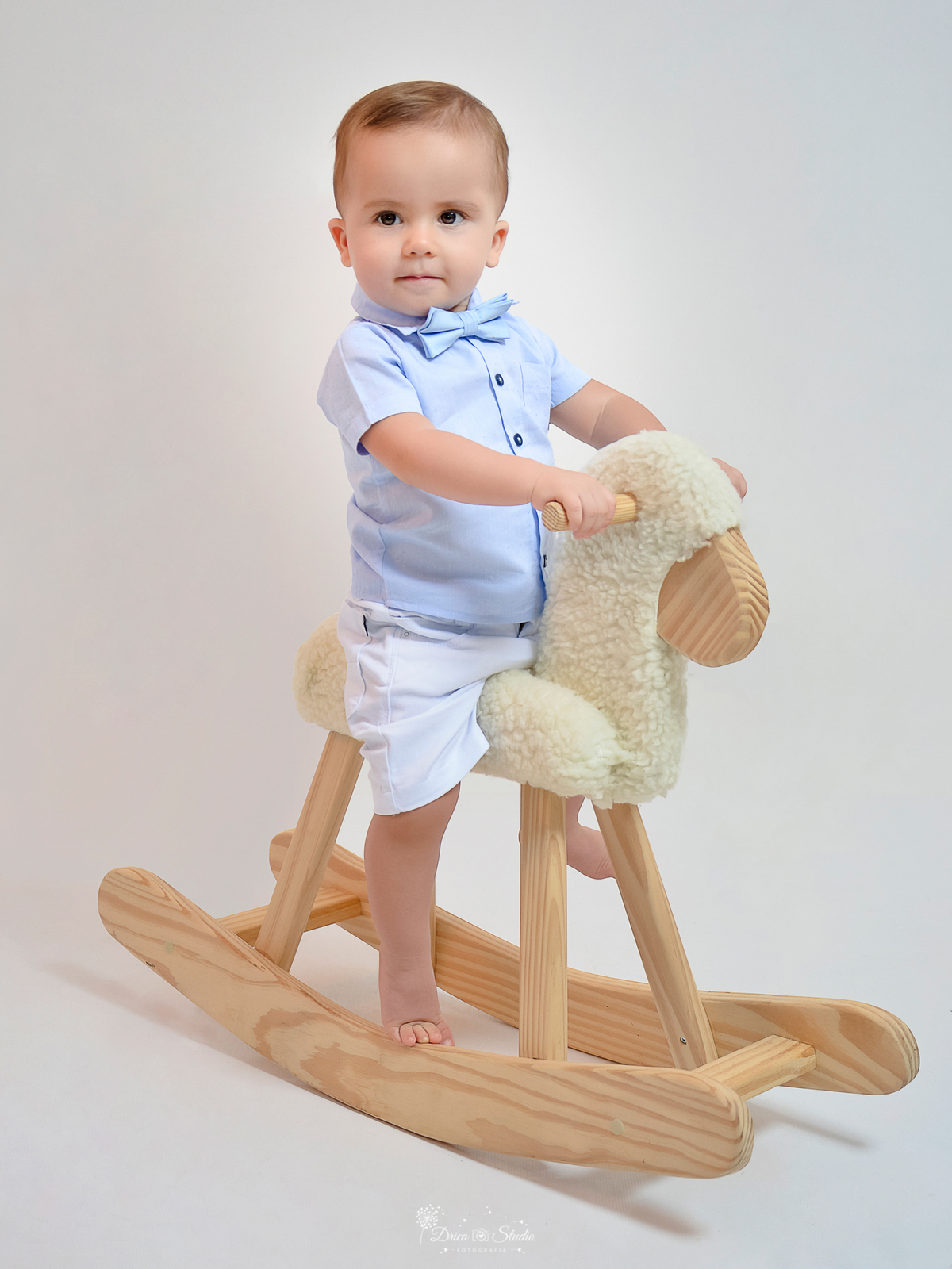 Smahs de cake - príncipe - menino - fofo - fotos infantis - cenário - meu mundo azul - meu primeiro aninho - 1 ano - balão - diversão - azul - fotos - fotografia - Xinguara - Pará - cavalo de brinquedo