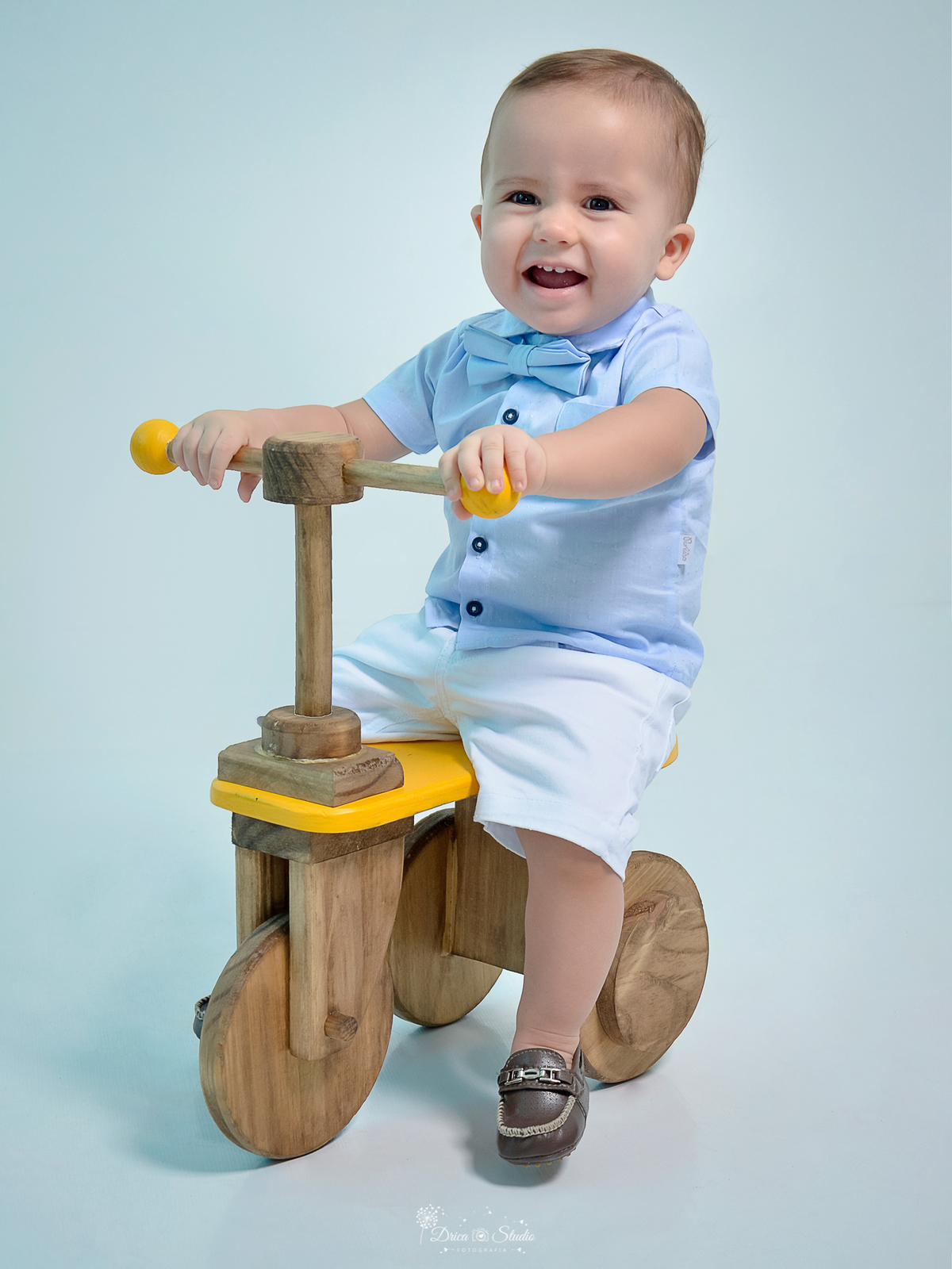Smahs de cake - príncipe - menino - fofo - fotos infantis - cenário - meu mundo azul - meu primeiro aninho - 1 ano - balão - diversão - azul - fotos - fotografia - Xinguara - Pará  - moto de brinquedo 
