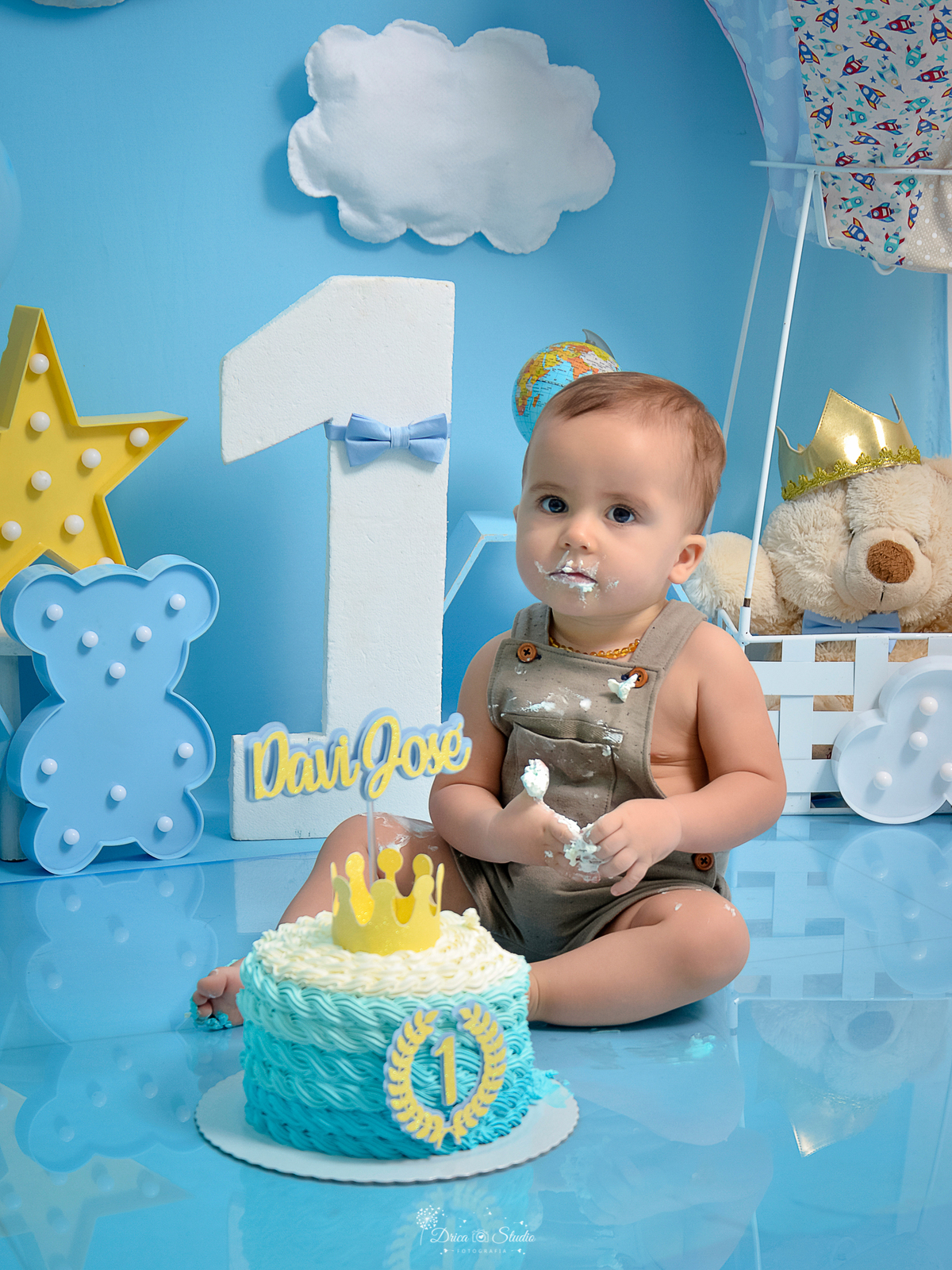 Smahs de cake - príncipe - menino - fofo - fotos infantis - cenário - meu mundo azul - meu primeiro aninho - 1 ano - balão - diversão - azul - fotos - fotografia - Xinguara - Pará 