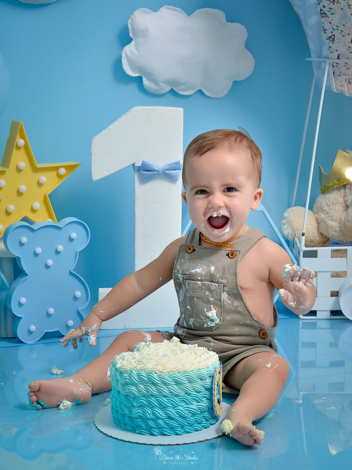Smahs de cake - príncipe - menino - fofo - fotos infantis - cenário - meu mundo azul - meu primeiro aninho - 1 ano - balão - diversão - azul - fotos - fotografia - Xinguara - Pará 
