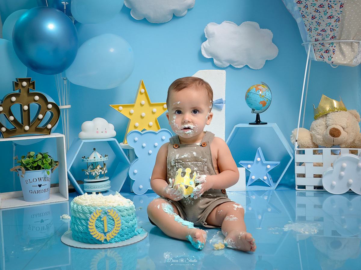 Smahs de cake - príncipe - menino - fofo - fotos infantis - cenário - meu mundo azul - meu primeiro aninho - 1 ano - balão - diversão - azul - fotos - fotografia - Xinguara - Pará 