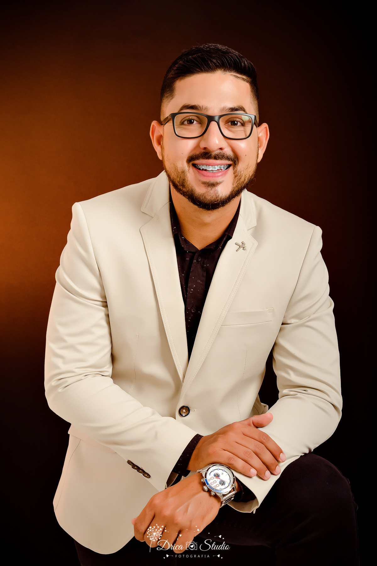 Formação - profissionais - trabalho - fotos em studio - publicidade - fotos em studio masculina - fotos em fundo preto - fundo branco - Xinguara - Fotografia - Drica Studio - Pará