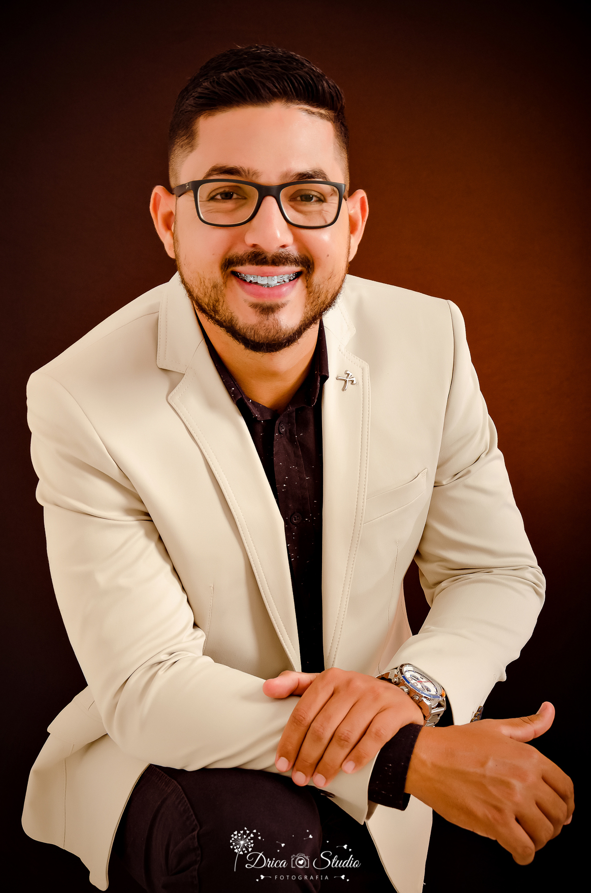 Formação - profissionais - trabalho - fotos em studio - publicidade - fotos em studio masculina - fotos em fundo preto - fundo branco - Xinguara - Fotografia - Drica Studio - Pará