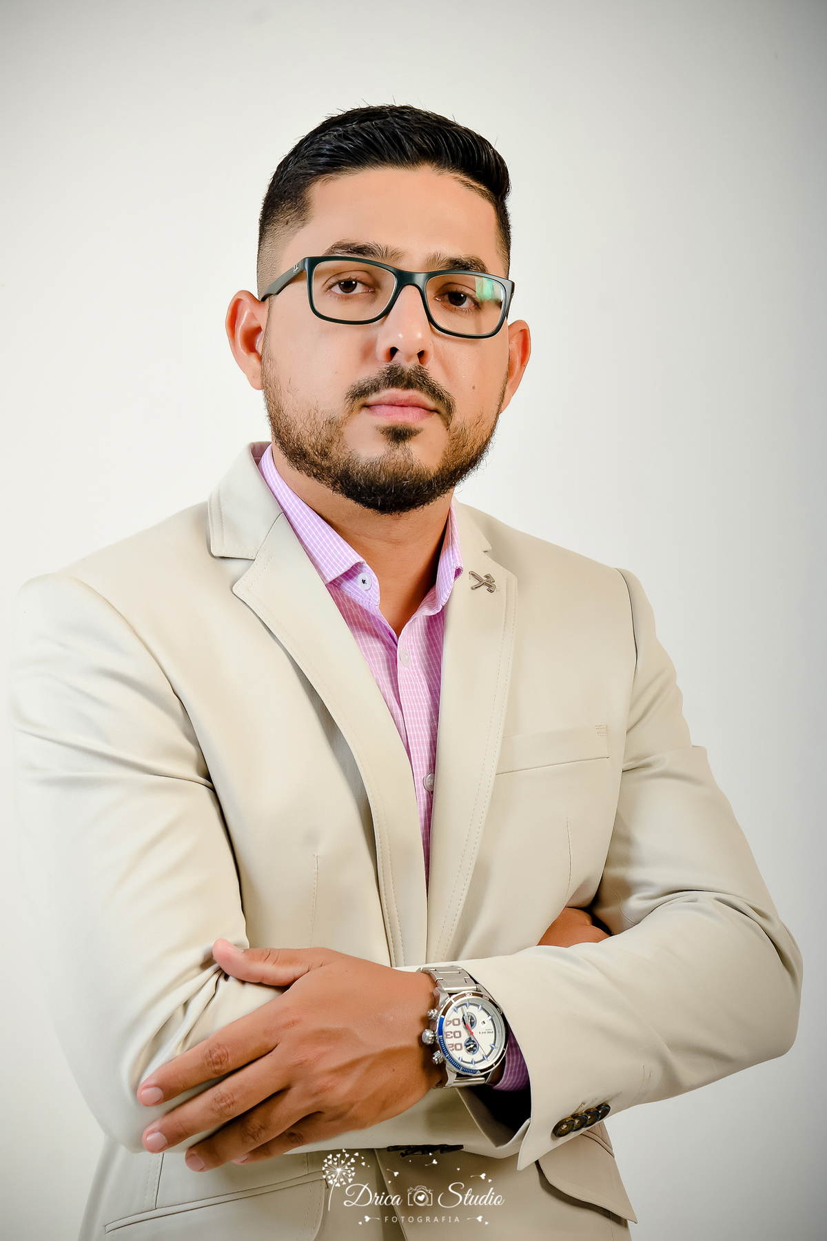 Formação - profissionais - trabalho - fotos em studio - publicidade - fotos em studio masculina - fotos em fundo preto - fundo branco - Xinguara - Fotografia - Drica Studio - Pará