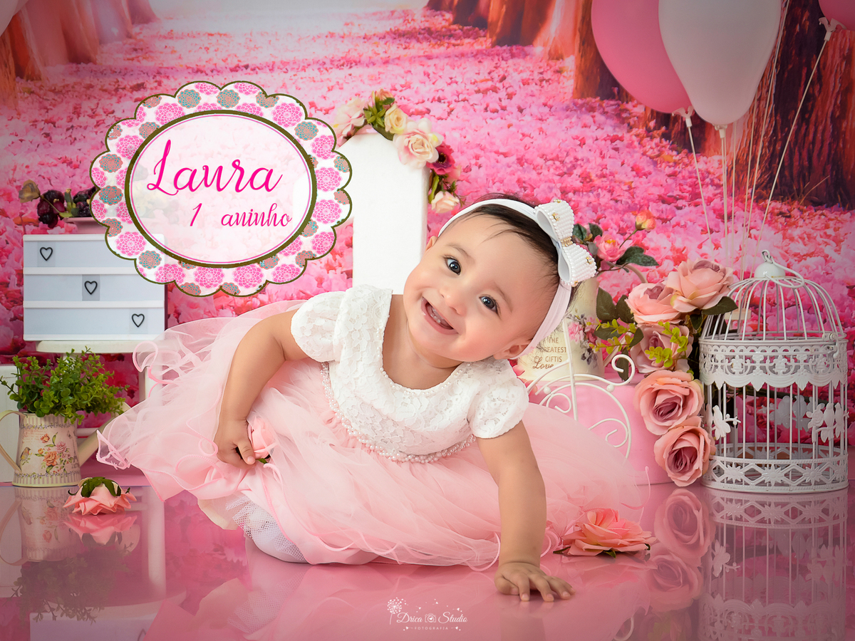 foto de bebê sorrindo - Smash de cake - aniversário - rosa - cenário - menina - princesa - jardim - flores - meu mundo rosa - 1 ano - meu primeiro aninho - banho - banheira - Xinguara - Drica studio - fotografia - Pará