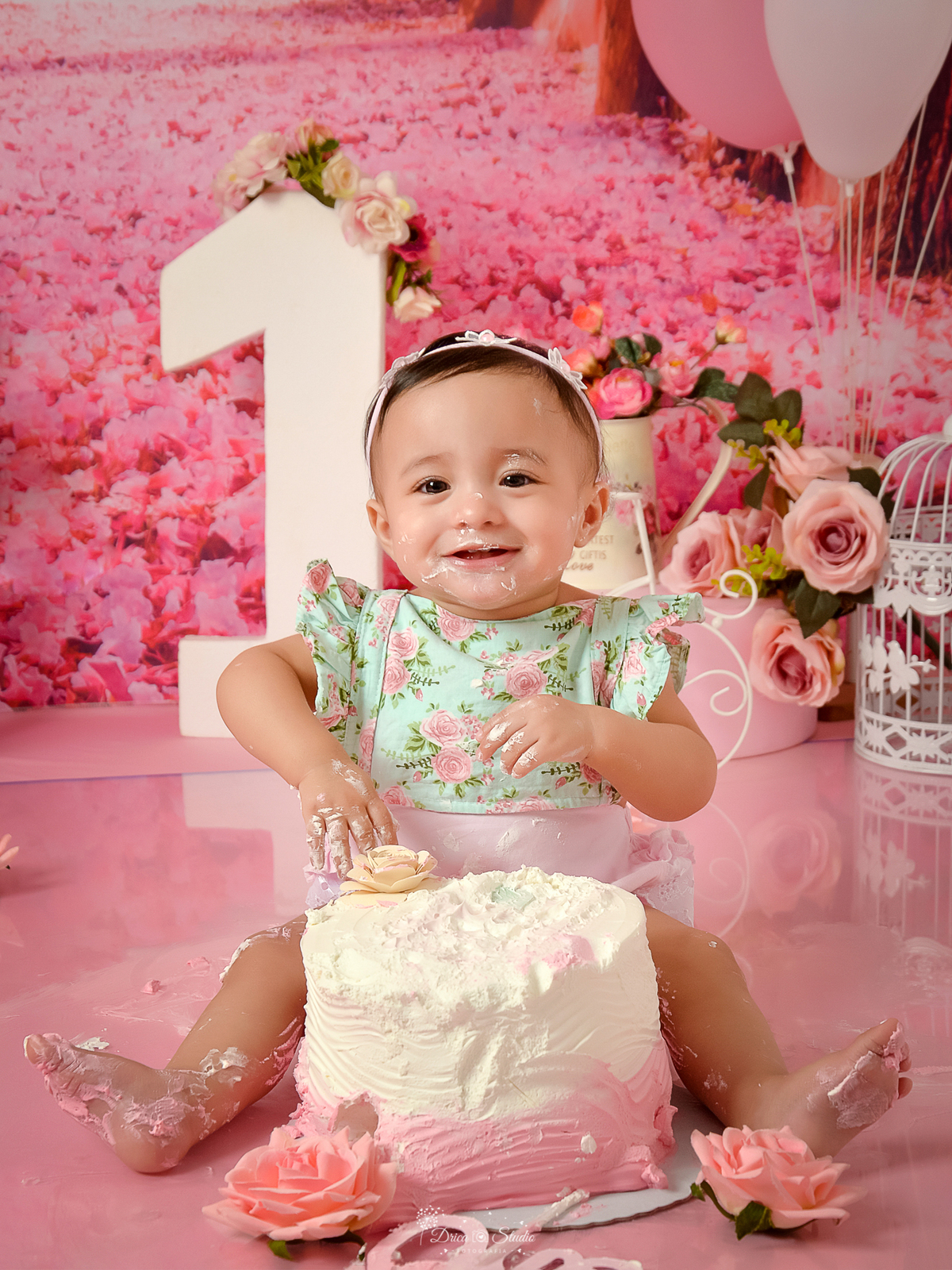 meleca - brincadeira boa - Smash de cake - aniversário - rosa - cenário - menina - princesa - jardim - flores - meu mundo rosa - 1 ano - meu primeiro aninho - banho - banheira - Xinguara - Drica studio - fotografia - Pará