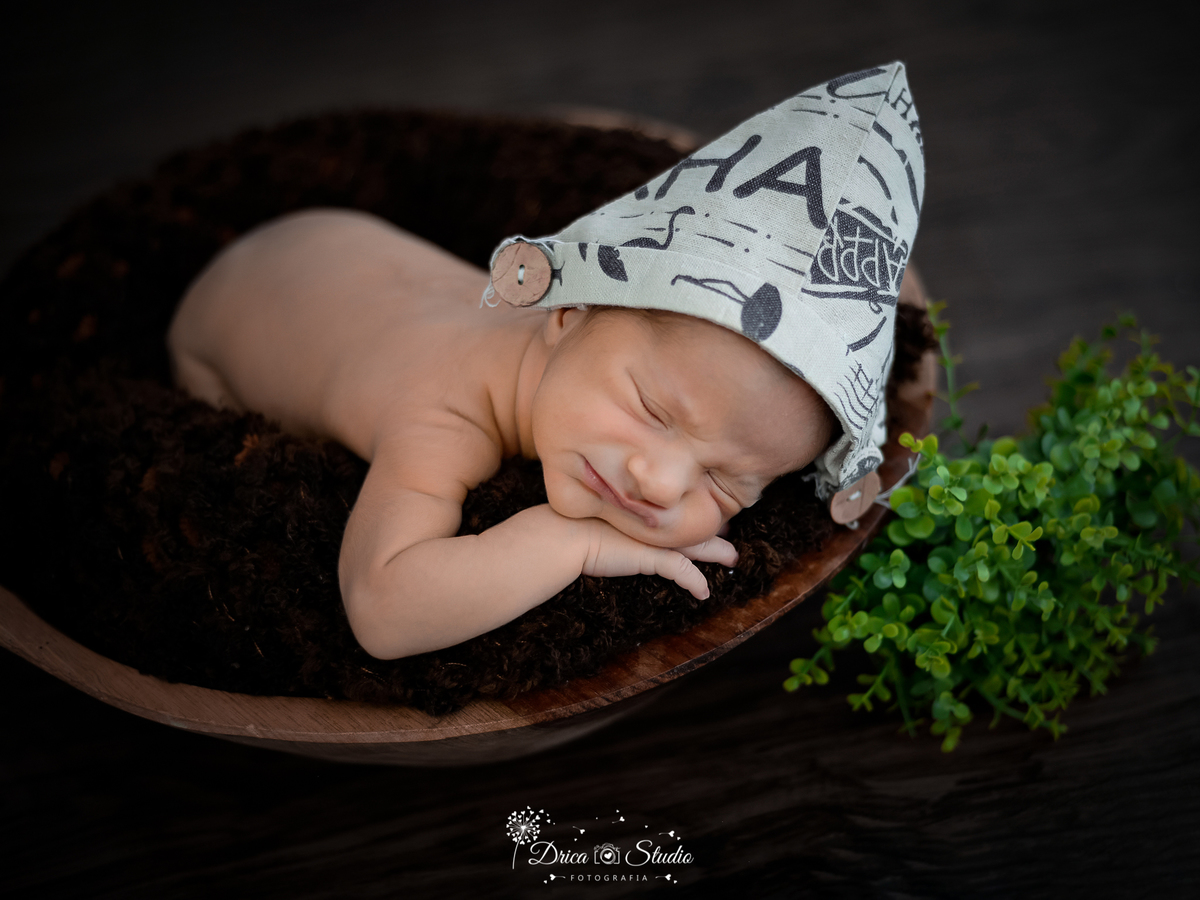fotos de recém nascido - fotos newborn - fotos em estúdio -  fotos em cenário - cenário pra recém nascido fotos infantis - fotos newborn masculino - Xinguara - Pará - Drica studio fotografia 