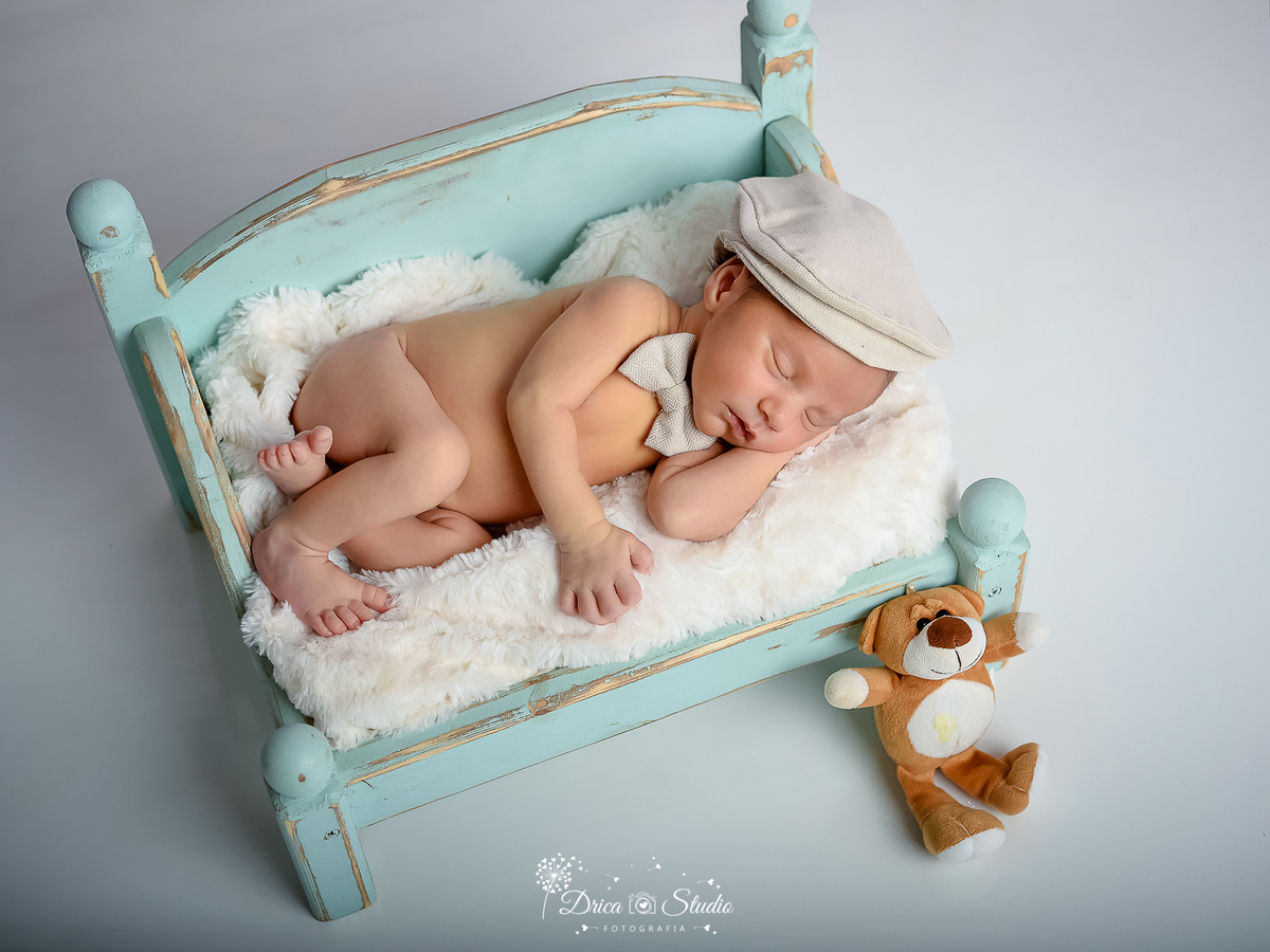 fotos de recém nascido - fotos newborn - fotos em estúdio -  fotos em cenário - cenário pra recém nascido fotos infantis - fotos newborn masculino - Xinguara - Pará - Drica studio fotografia 