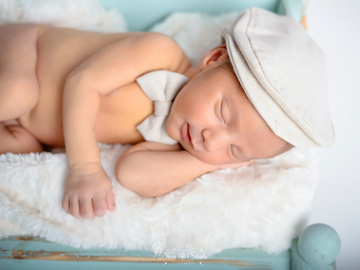 fotos de recém nascido - fotos newborn - fotos em estúdio -  fotos em cenário - cenário pra recém nascido fotos infantis - fotos newborn masculino - Xinguara - Pará - Drica studio fotografia 