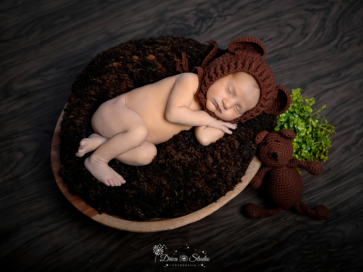 fotos de recém nascido - fotos newborn - fotos em estúdio -  fotos em cenário - cenário pra recém nascido fotos infantis - fotos newborn masculino - Xinguara - Pará - Drica studio fotografia 