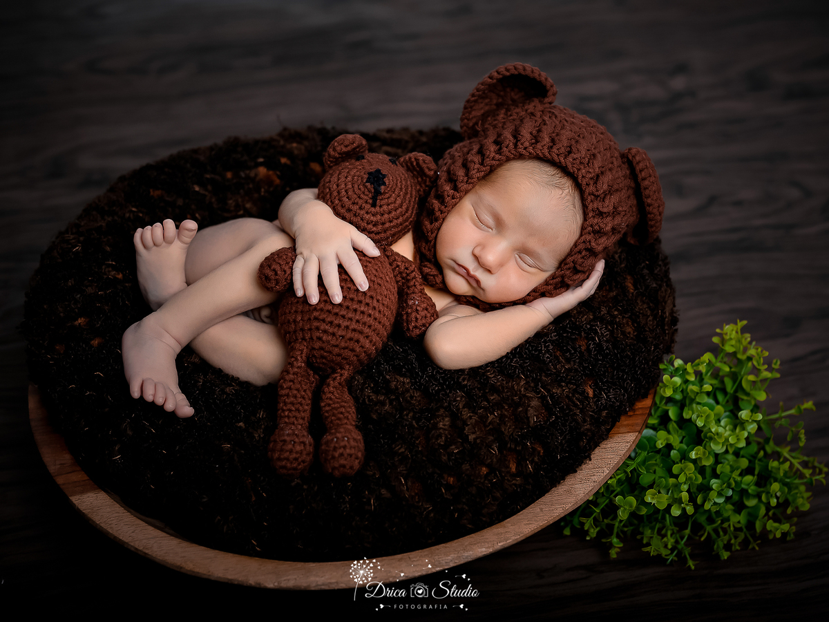 fotos de recém nascido - fotos newborn - fotos em estúdio -  fotos em cenário - cenário pra recém nascido fotos infantis - fotos newborn masculino - Xinguara - Pará - Drica studio fotografia 